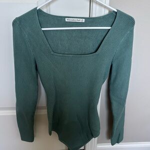 Abercrombie & Fitch Ribbed Square-Neck Long Sleeve Bodysuit in Sage